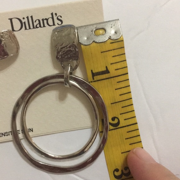 Dillard's sensitive skin hoop earrings - Picture 2 of 4
